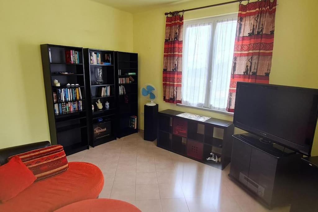 Wayne'S House, A Short Walk To The Waterfalls Bagnone Экстерьер фото