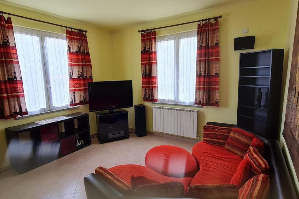 Wayne'S House, A Short Walk To The Waterfalls Bagnone Экстерьер фото